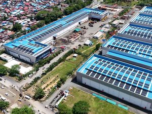 PLTS Atap Terbesar Pertamina Resmi Beroperasi di Kilang Balikpapan PLTS Atap Terbesar Pertamina Resmi Beroperasi di Kilang Balikpapan