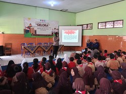 Polwan Kota Blitar Ajak Siswa SD Cegah Perilaku Bullying