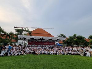 Puluhan Dokter Surabaya Kritisi Kemkes: Dunia Medis Tak Baik-baik Saja! Puluhan Dokter Surabaya Kritisi Kemkes: Dunia Medis Tak Baik-baik Saja!