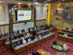 Dewas BPJS Ketenagakerjaan Prediksi Korban PHK 2025 Tembus 280 Ribu Orang