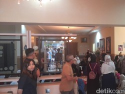 Suasana Rumah Duka Mantan Wakapolri Jusuf Manggabarani di Makassar