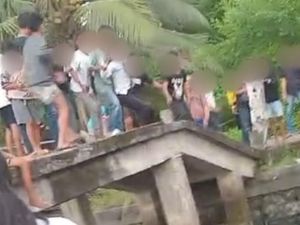 Siswa SMP di Palembang Dibully Lalu Diceburkan ke Sungai, Nenek Lapor Polisi Siswa SMP di Palembang Dibully Lalu Diceburkan ke Sungai, Nenek Lapor Polisi
