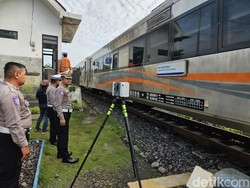 Polda Jatim Olah TKP KA Malioboro Tewaskan 4 Pemotor di Magetan