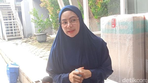 Penampilan Perdana Vitalia Sesha di TV Usai Berhijab