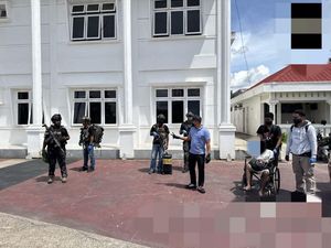 Aske Mabel Eks Polisi Membelot Jadi Pimpinan KKB Yalimo Diserahkan ke Jaksa Aske Mabel Eks Polisi Membelot Jadi Pimpinan KKB Yalimo Diserahkan ke Jaksa