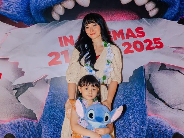 Momen Seru Asmirandah Quality Time Bareng Anak ke Bioskop