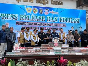13,7 Juta Batang Rokok dan Miras Ilegal Dimusnahkan di Mojokerto