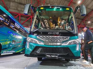 Pakai Sasis Isuzu, New Armada Rilis Bus Baru Grand Touristo