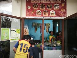 Setiap Hujan Kami Tak Bisa Tidur, Trauma Eneng 50 Tahun Dihantui Banjir