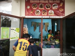 Setiap Hujan Kami Tak Bisa Tidur, Trauma Eneng 50 Tahun Dihantui Banjir