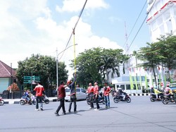 Kabel Semrawut di Palembang Mulai Dirapikan