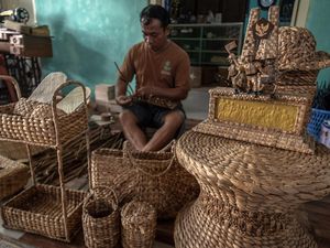 Kerajinan Eceng Gondok dari Semarang Tembus Pasar Internasional