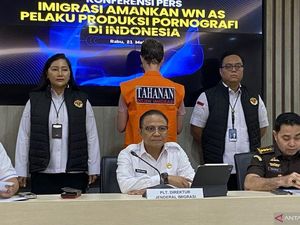 Imigrasi Tangkap WN Amerika Serikat Produksi dan Jual Ratusan Video Porno Imigrasi Tangkap WN Amerika Serikat Produksi dan Jual Ratusan Video Porno