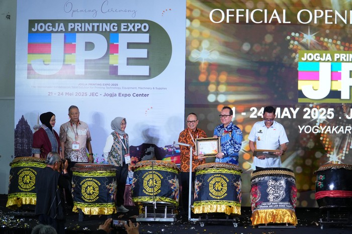 Krista Exhibitions meresmikan Jogja Printing Expo 2025 di Jogja Expo Center (JEC), Yogyakarta. Krista Exhibitions meresmikan Jogja Printing Expo 2025 di Jogja Expo Center (JEC), Yogyakarta