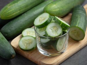 7 Manfaat Timun untuk Kesehatan, Ketahui Cara Makan dan Efek Sampingnya! 7 Manfaat Timun untuk Kesehatan, Ketahui Cara Makan dan Efek Sampingnya!