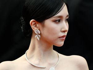Mina TWICE Juga ke Cannes 2025 Tapi Gak Ketemu Syahrini Mina TWICE Juga ke Cannes 2025 Tapi Gak Ketemu Syahrini