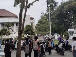 Beredar Video Pelajar Diduga Tawuran di Taman Kota Giri Menang Lombok Barat Beredar Video Pelajar Diduga Tawuran di Taman Kota Giri Menang Lombok Barat