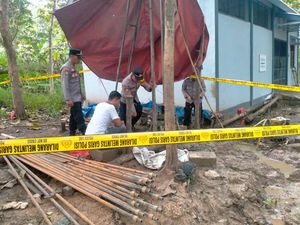 Geger Pengeboran Sumur di Lamongan Muncul Aroma Mirip Solar Geger Pengeboran Sumur di Lamongan Muncul Aroma Mirip Solar
