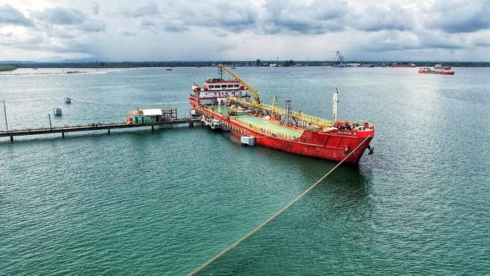 Pertamina pastikan distribusi BBM ke Bengkulu tetap lancar. Pertamina pastikan distribusi BBM ke Bengkulu tetap lancar. DPRD Minta Pertamina Konsisten