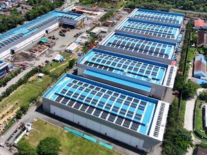 Dorong Operasional Ramah Lingkungan, Pertamina Resmikan PLTS Atap Terbesar