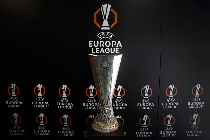 SOCCER-EUROPA-TOT-MUN/PREVIEW Soccer Football - Europa League Final Preview - Tottenham Hotspur v Manchester United - Bilbao, Spain - May 17, 2025 General view of the Europa League trophy on display in Decathlon sports shop in Bilbao ahead of match REUTERS/Vincent West