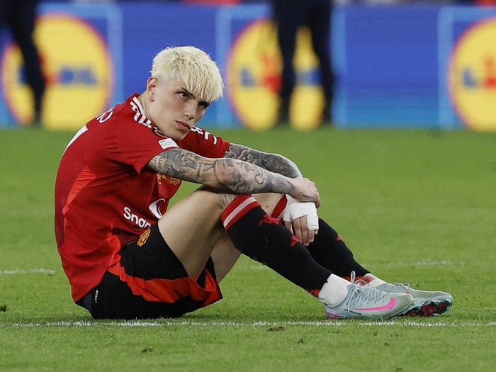 Soccer Football - Europa League - Final - Tottenham Hotspur v Manchester United - San Mames, Bilbao, Spain - May 21, 2025 Manchester United's Alejandro Garnacho looks dejected after the match REUTERS/Vincent West