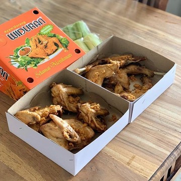 Sajian Kontroversial: Ayam Goreng Widuran Solo