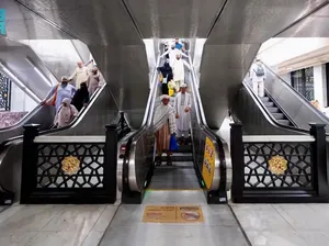 Sibuknya Eskalator-Lift Masjidil Haram Layani 200 Ribu Jemaah per Jam