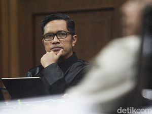 Febri Diansyah ke Ahli di Sidang Hasto: Tanpa Izin Dewas, Penyadapan KPK Sah? Febri Diansyah ke Ahli di Sidang Hasto: Tanpa Izin Dewas, Penyadapan KPK Sah?