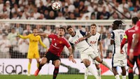 Nasib serupa lalu dialami Man United ketika tampil di final Liga Europa pada tanggal 21 Mei 2025. Lawannya adalah Tottenham Hotspur, klub yang bermarkas di Tottenham, London Utara. Foto: REUTERS/Isabel Infantes