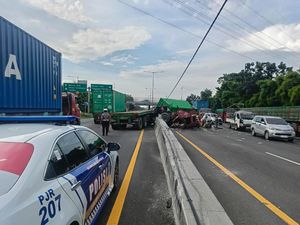 Ini Penyebab Kecelakaan di Tol Waru-Perak hingga Kepala Truk Terlepas Ini Penyebab Kecelakaan di Tol Waru-Perak hingga Kepala Truk Terlepas