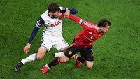 Mason Mount di tempat kedua dengan rating 6.7. Gelandang Setan Merah itu gagal membuat umpan kunci selama 70 menit penampilan. (Foto: Juan Medina/REUTERS)