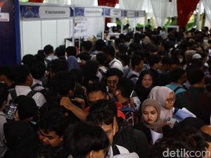 Antrean Pencari Kerja Kian Panjang, Pemerintah Bisa Apa? Antrean Pencari Kerja Kian Panjang, Pemerintah Bisa Apa?