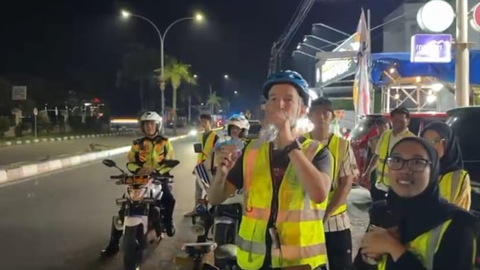 Panitia menghadirkan luar biasa dari Wolrd Athletics untuk mengukur panjang lintasan Riau Bhayangkara Run 2025. Panitia menghadirkan luar biasa dari Wolrd Athletics untuk mengukur panjang lintasan Riau Bhayangkara Run 2025.