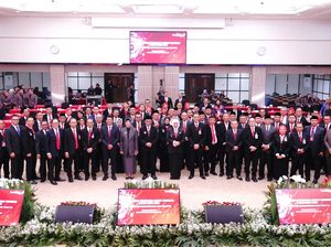 Catat Kinerja Positif, Bank Jatim Tebar Dividen Rp 821 Miliar Catat Kinerja Positif, Bank Jatim Tebar Dividen Rp 821 Miliar