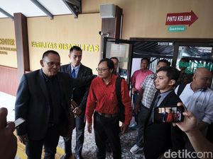 PT SMK Tolak Datangkan Mobil Esemka ke Pengadilan, Mediasi Berakhir Buntu PT SMK Tolak Datangkan Mobil Esemka ke Pengadilan, Mediasi Berakhir Buntu