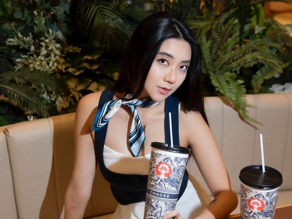 Rachel Cia, Teman Dekat Dikta yang Hobi Hangout di Kafe