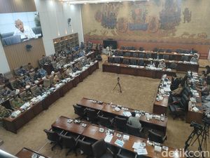 Legislator: Warga Balikpapan Susah Antre BBM, Wali Kota Liburan ke London Legislator: Warga Balikpapan Susah Antre BBM, Wali Kota Liburan ke London