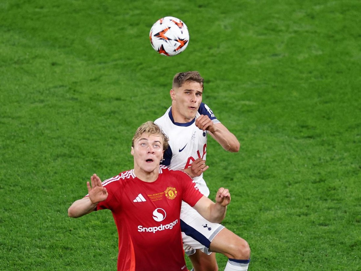 Rasmus Hojlund kemahalan untuk AC Milan. (Foto: Juan Medina/REUTERS)