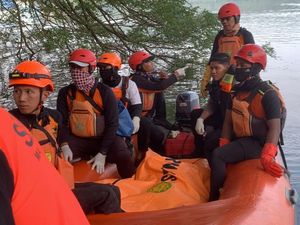 Salah Satu Korban Terseret Banjir Tulungagung Ditemukan Salah Satu Korban Terseret Banjir Tulungagung Ditemukan