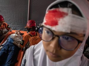 Simulasi Penanggulangan Bencana Gempa Bumi di Cimahi Simulasi Penanggulangan Bencana Gempa Bumi di Cimahi