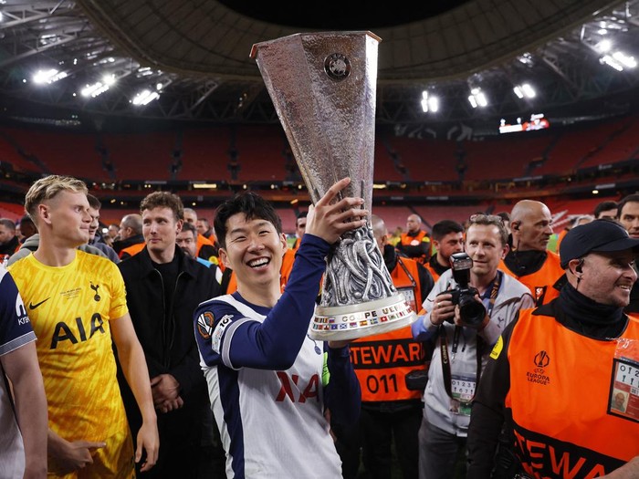 Son Heung-min Spurs Juara