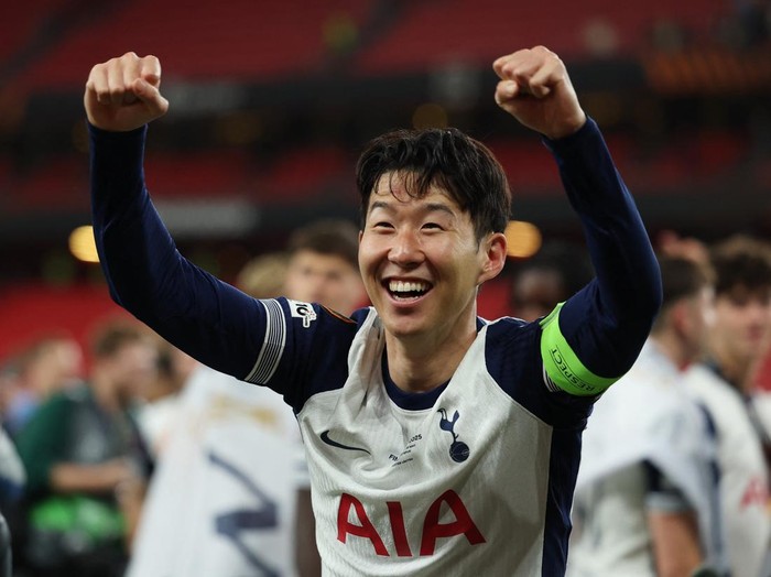 Soccer Football - Europa League - Final - Tottenham Hotspur v Manchester United - San Mames, Bilbao, Spain - May 21, 2025 Tottenham Hotspur's Son Heung-min celebrates after winning the Europa League REUTERS/Isabel Infantes