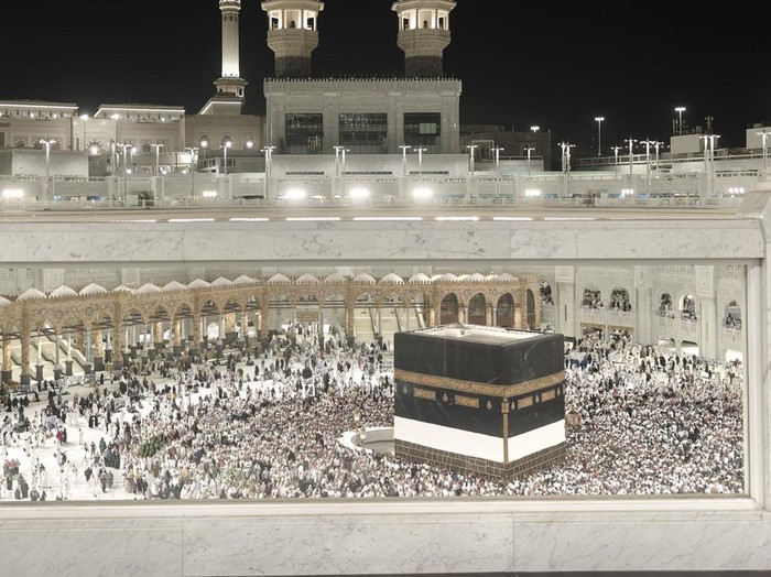 Suasana Masjidil Haram Jelang Puncak Musim Haji Jamaah kandidat haji dari banyak sekali negara menjalankan Tawaf di Masjidil Haram, Makkah, Arab Saudi, Rabu (21/5/2025). Pada tahun 2025 diperkirakan lebih dari 1,83 juta muslim dari banyak sekali penjuru dunia menunaikan ibadah haji, tergolong dari Indonesia yang tahun ini mempunyai kuota sebanyak 221.000 jamaah, berisikan 203.320 kuota haji reguler, dan 17.680 kuota jamaah haji khusus. ANTARA FOTO/Andika Wahyu/Spt.
