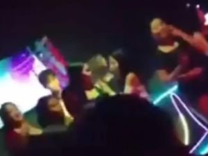 Senggolan saat Joget, Karyawati di Makassar Dipukuli Rekan Kerja Senggolan saat Joget, Karyawati di Makassar Dipukuli Rekan Kerja