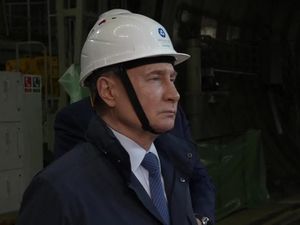 Helikopter Putin Jadi Target Serangan Drone Ukraina