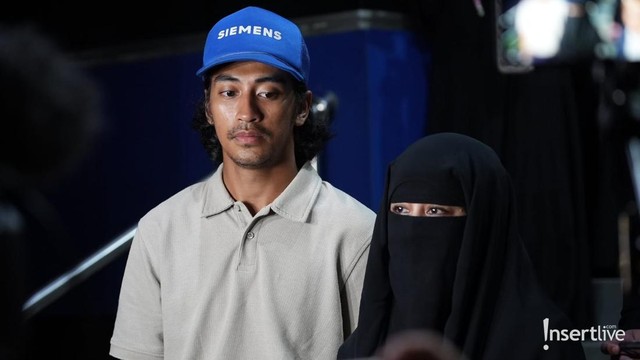 Update Informasi Selebriti InsertLive : Umi Pipik dan Abidzar Al Ghifari Datangi Polda Metro Jaya, Laporkan Siapa?