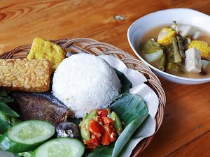 5 Warung Sunda dengan Lauk Komplet Rp 20.000-an 5 Warung Sunda dengan Lauk Komplet Rp 20.000-an