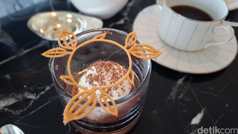 Menikmati 'Afternoon Tea' Cantik Buatan Pastry Chef dari Tokyo