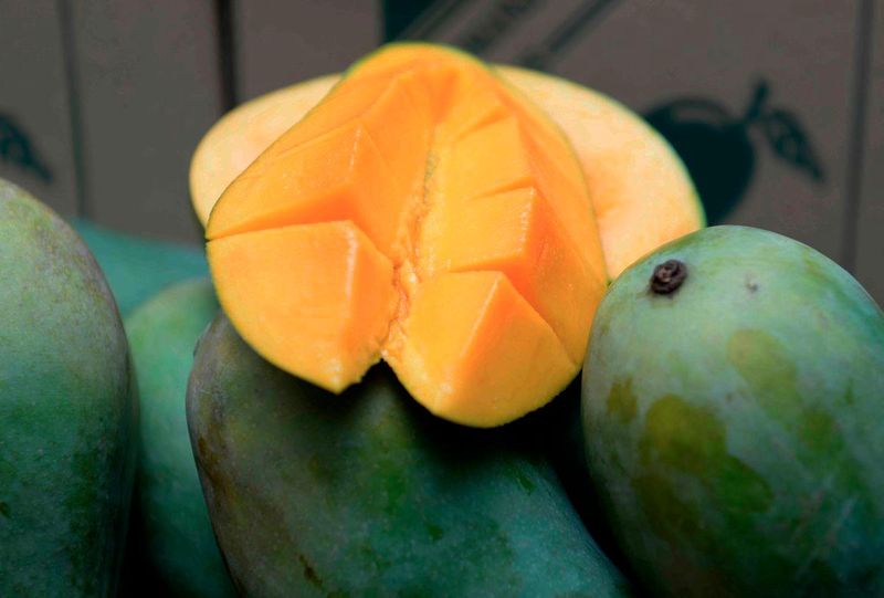 Apeѕ! Niat Beli Mangga Online, Wanita Ini Malah Ditipu Rp 260 Juta